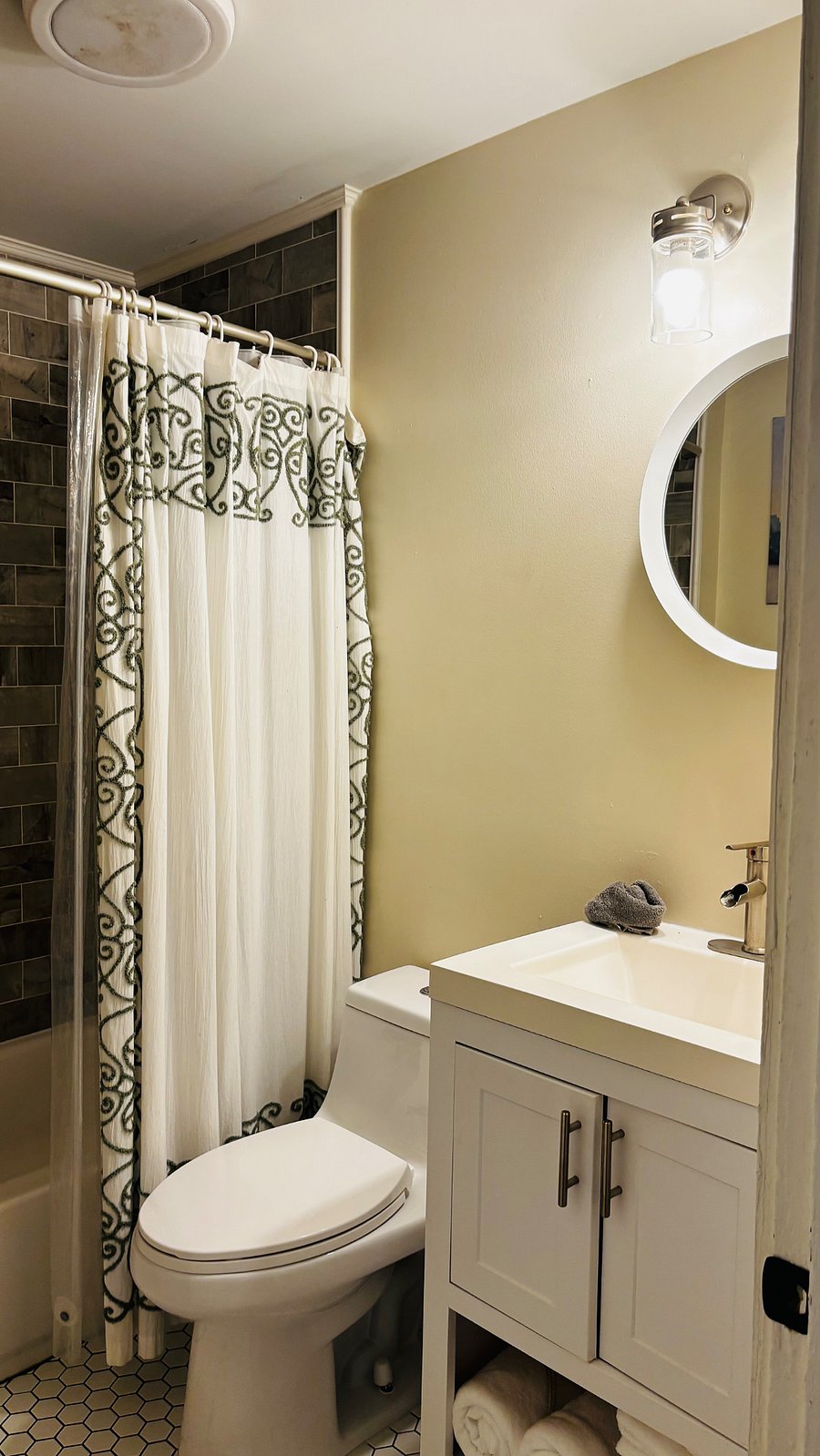 Furnished Finder property 880899_1 photo 9