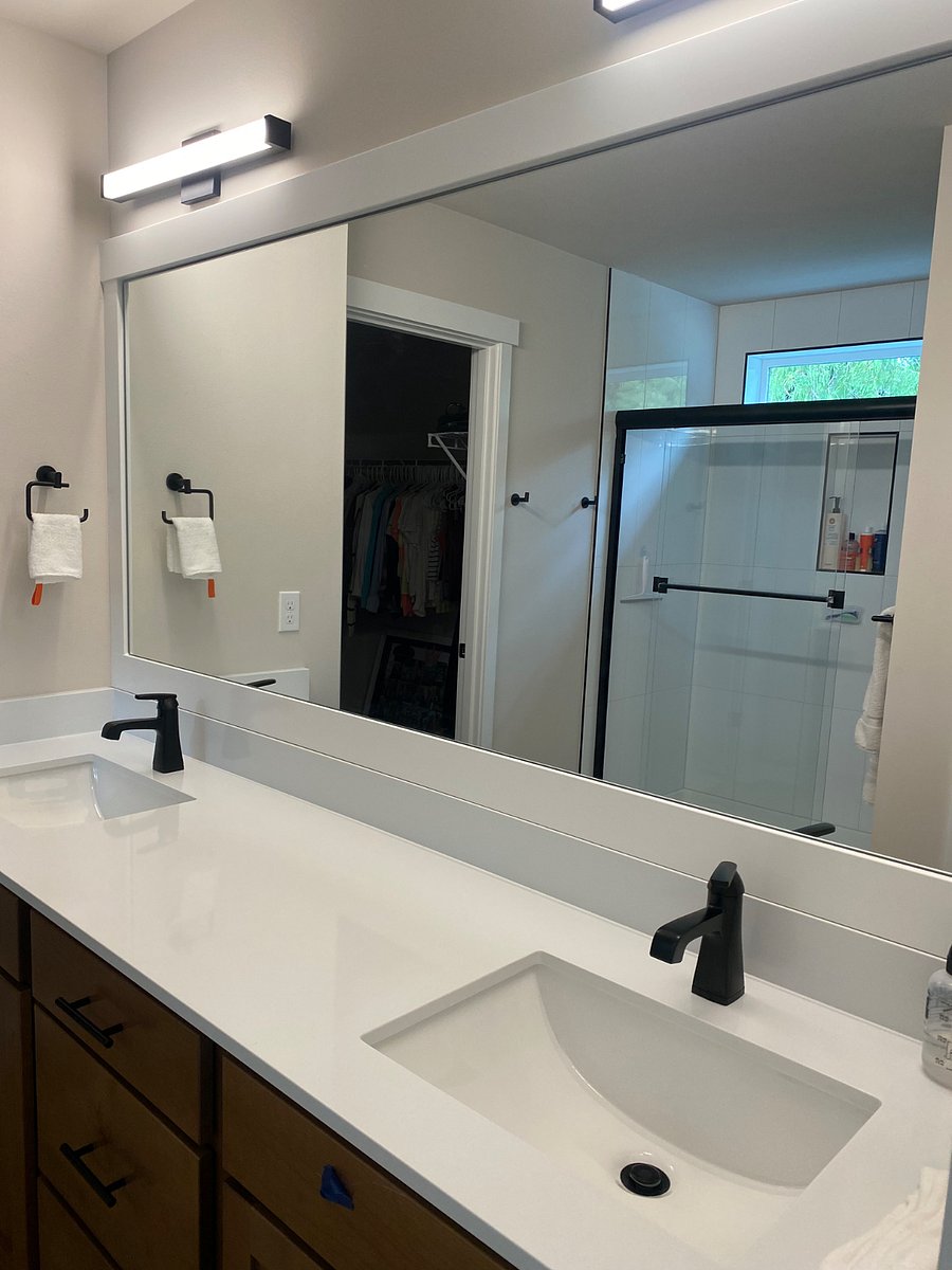 Room B Bathroom