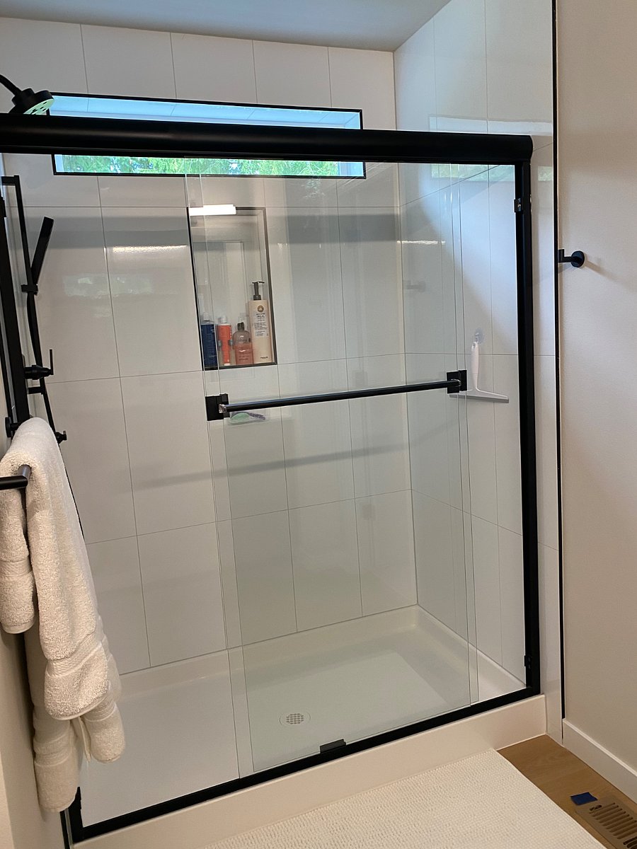 Room B Bathroom