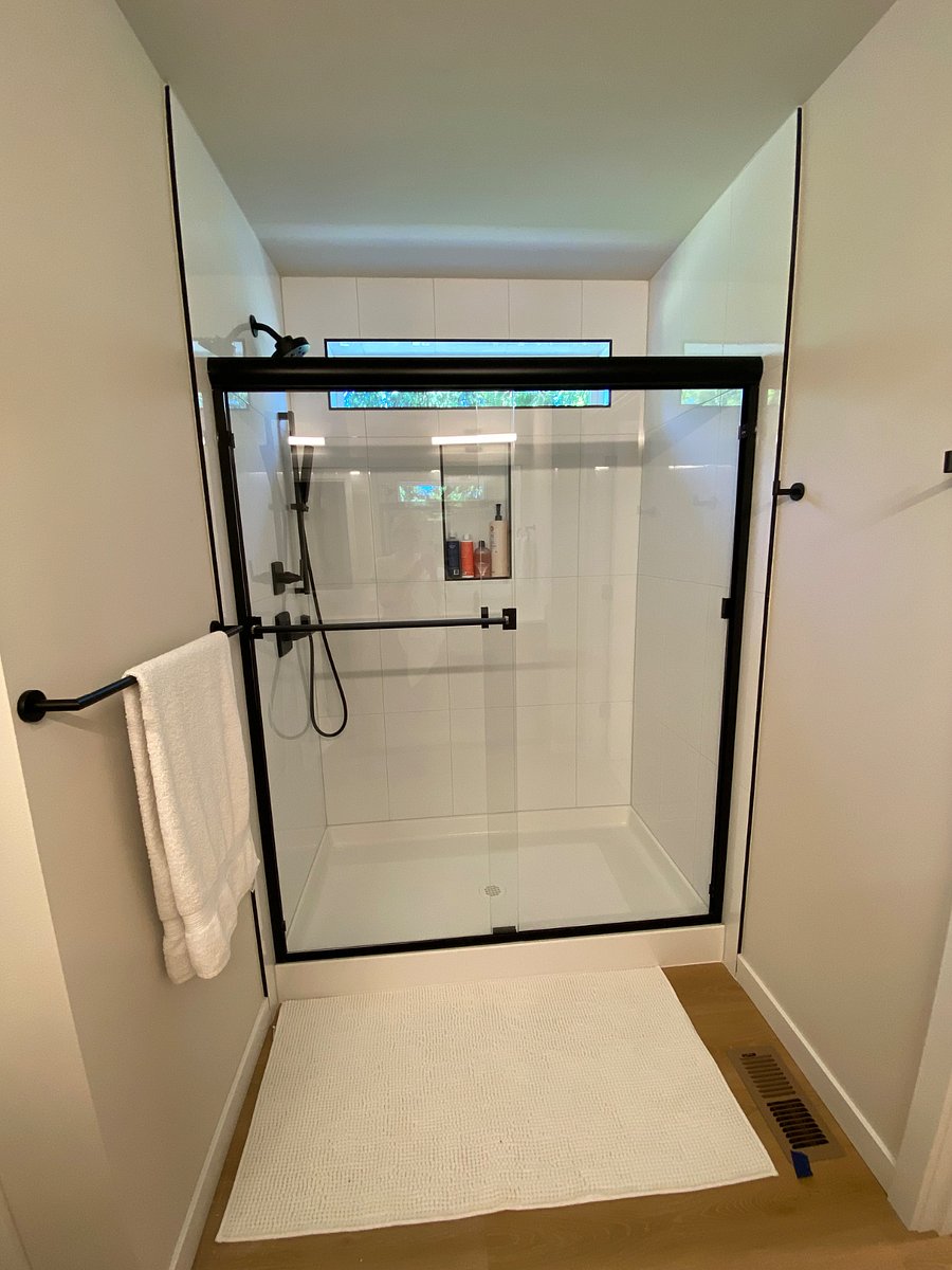Room B Bathroom