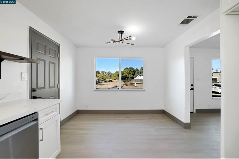 Furnished Finder property 880931_1 photo 3