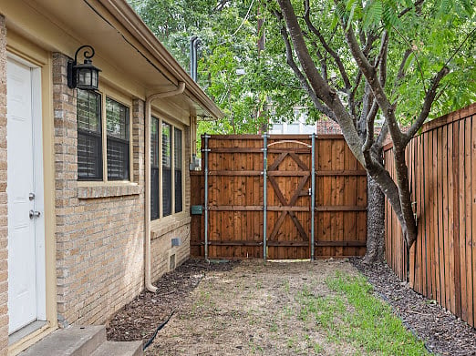 Furnished Finder property 880941_1 photo 15