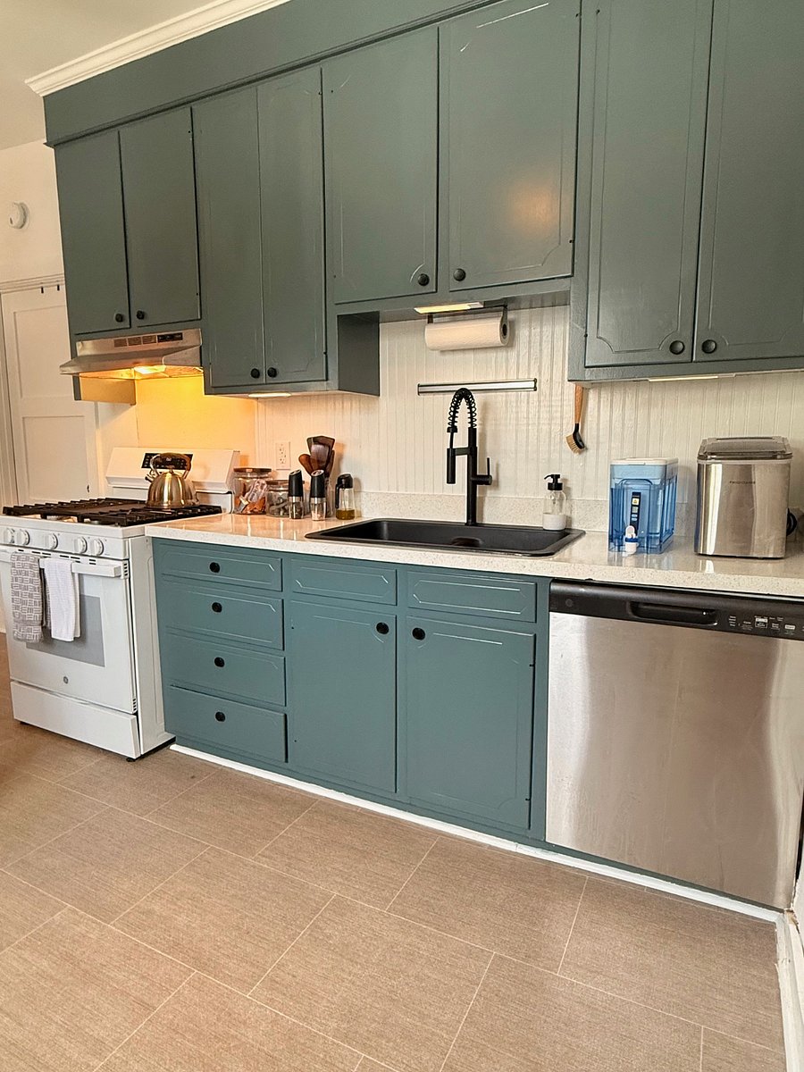 Furnished Finder property 881000_1 photo 14