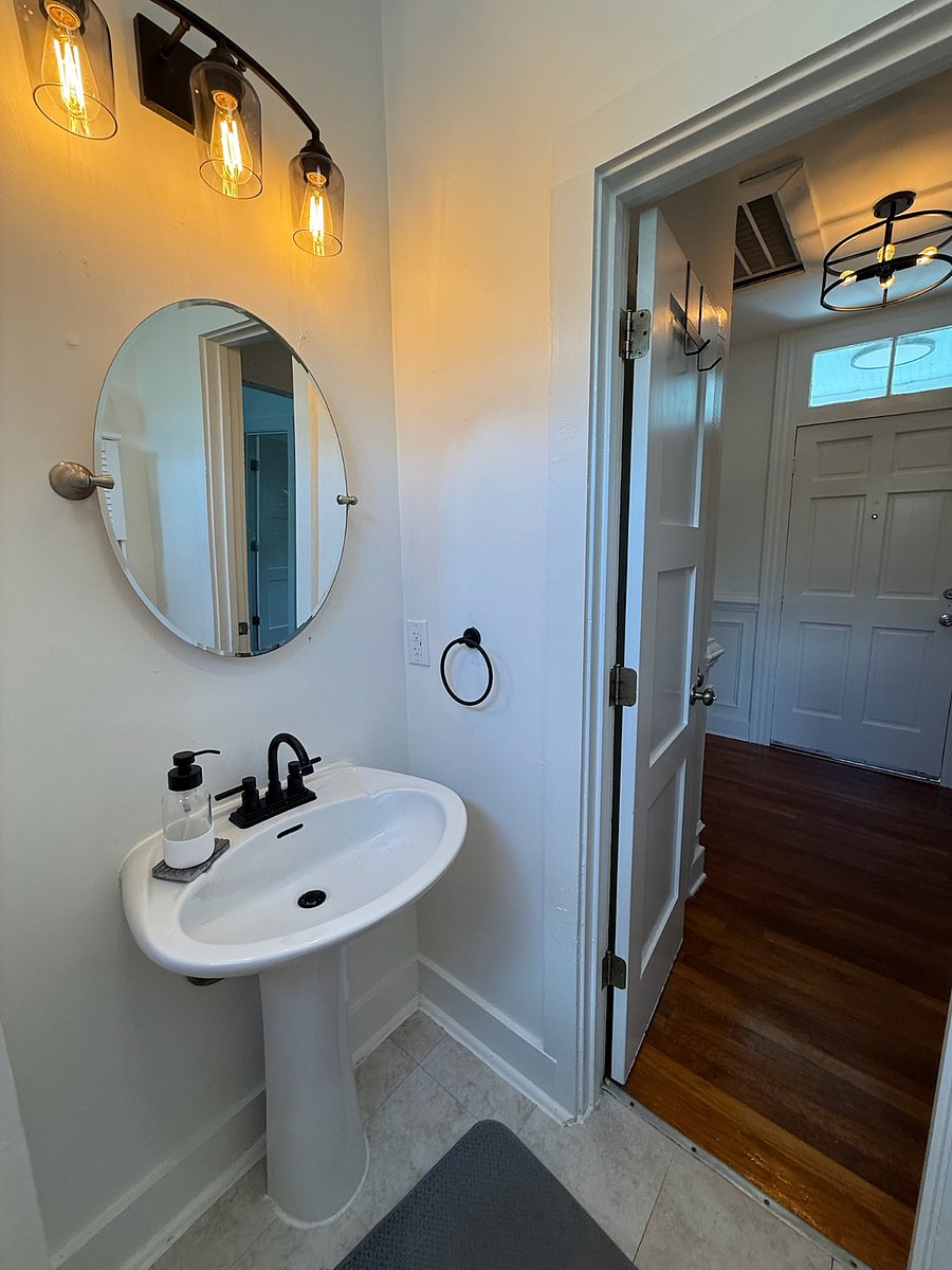 Furnished Finder property 881000_1 photo 24