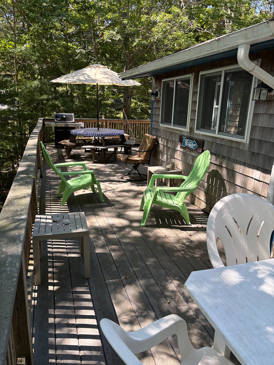 Tenants love the large deck with shade & breeze from mature trees