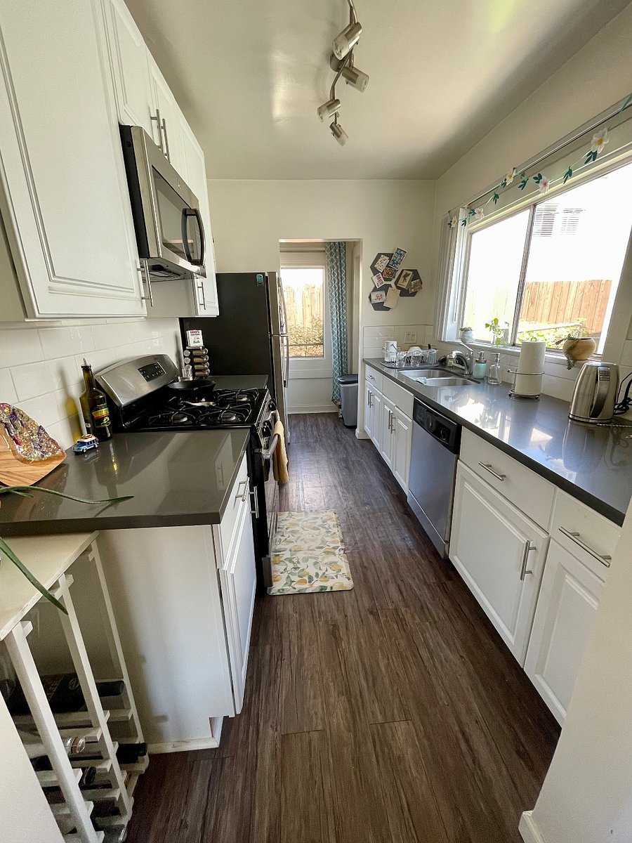Full Kitchen with Stainless Steel Appliances