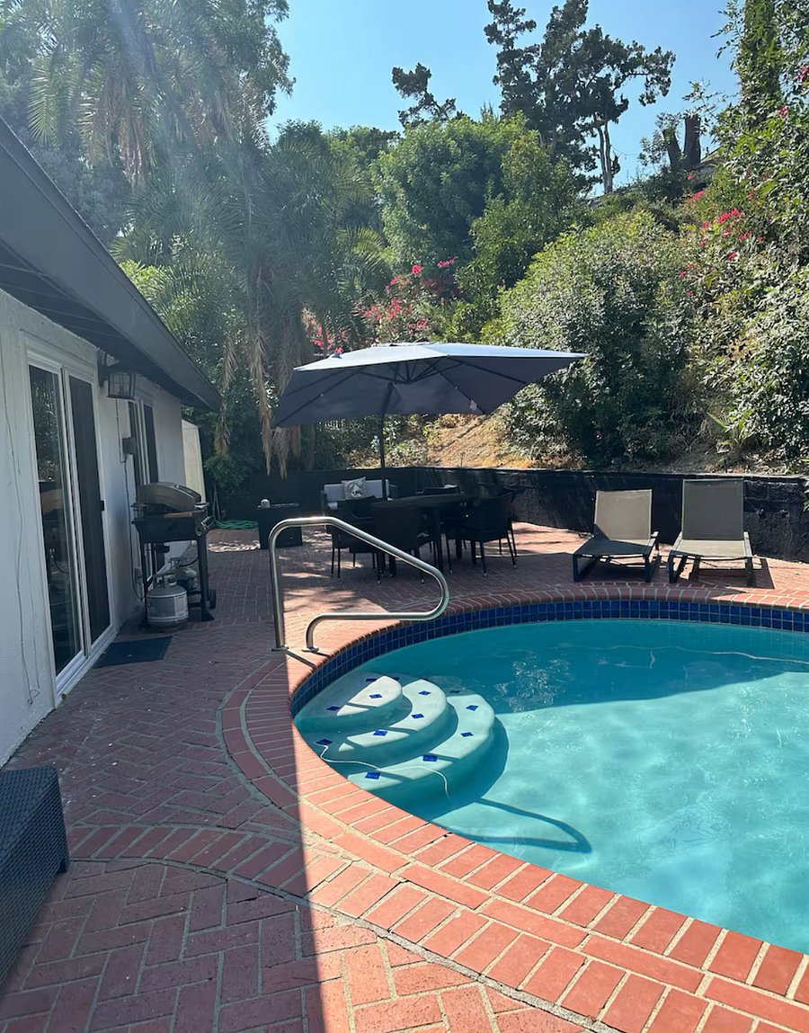Furnished Finder property 881036_1 photo 36