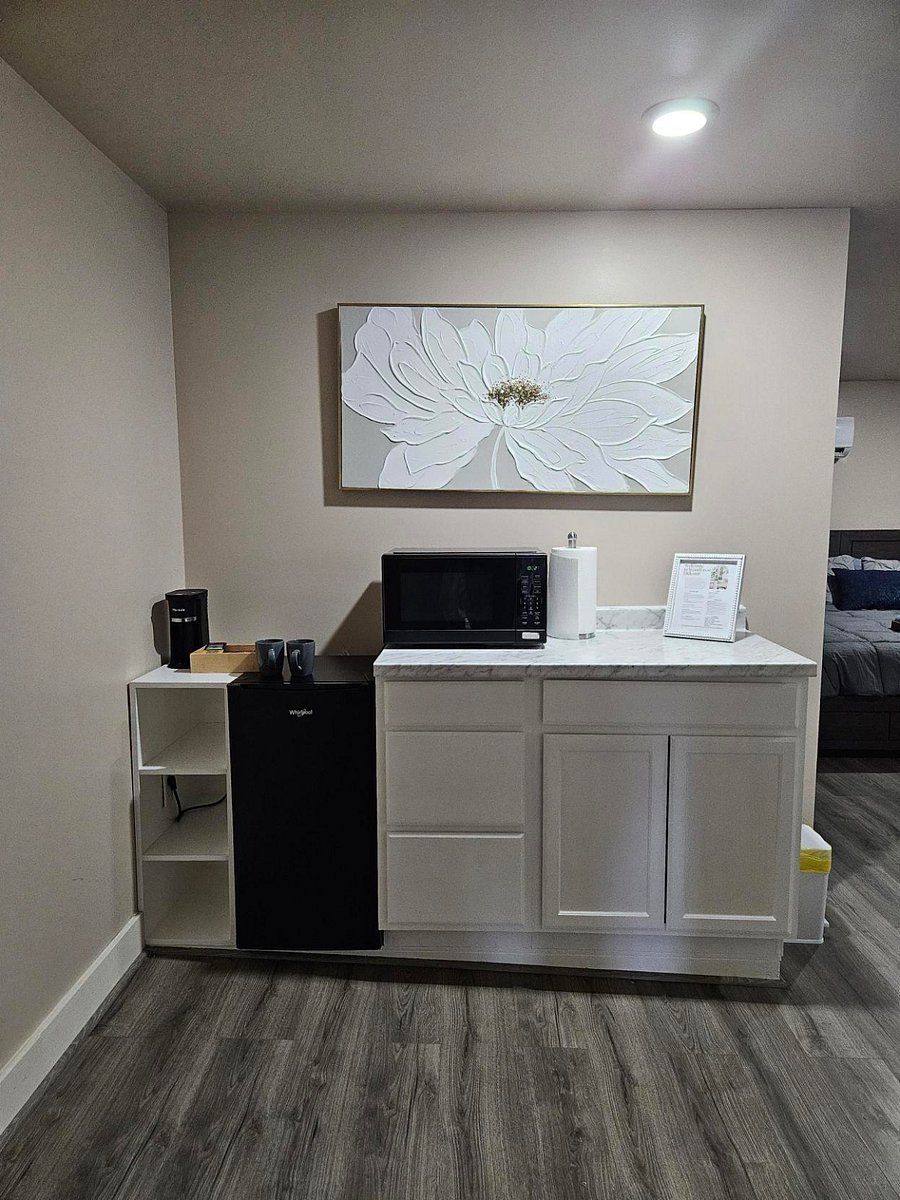 Kitchenette Area
