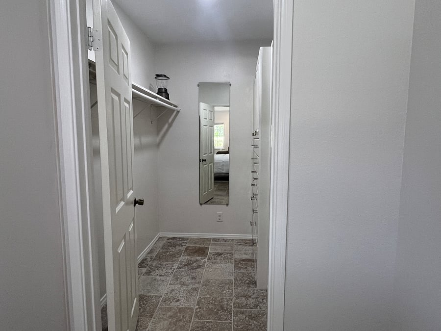 Walk in closet