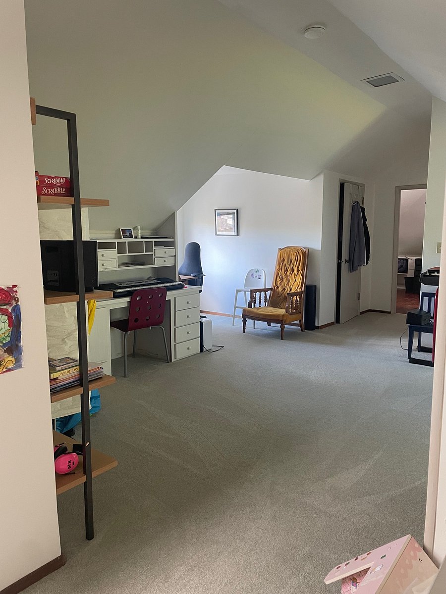 Office nook with loads of shelving, big window facing east, high speed internet, nice plant and other office amenities (printer etc)