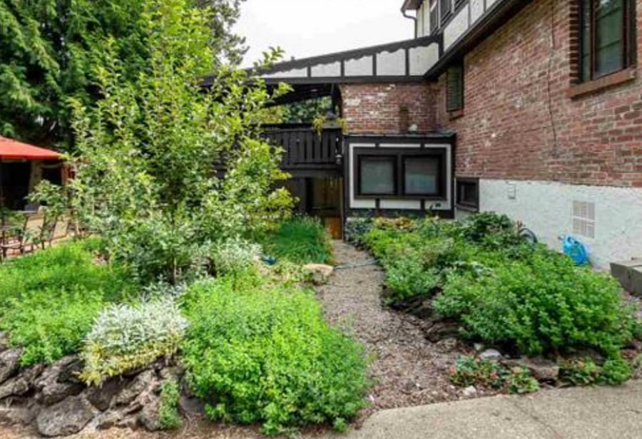 Steps through the orchard to your door gives a short cut path.