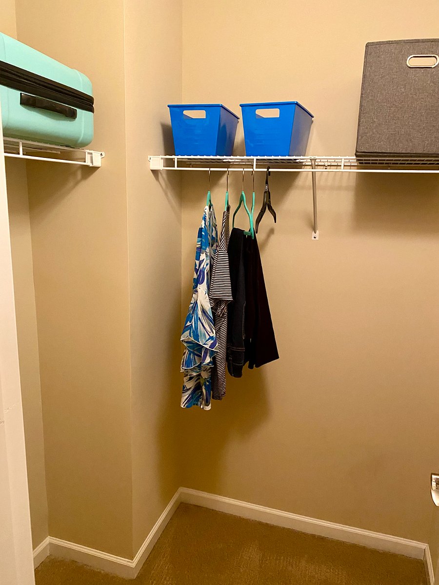 Walk-in closet