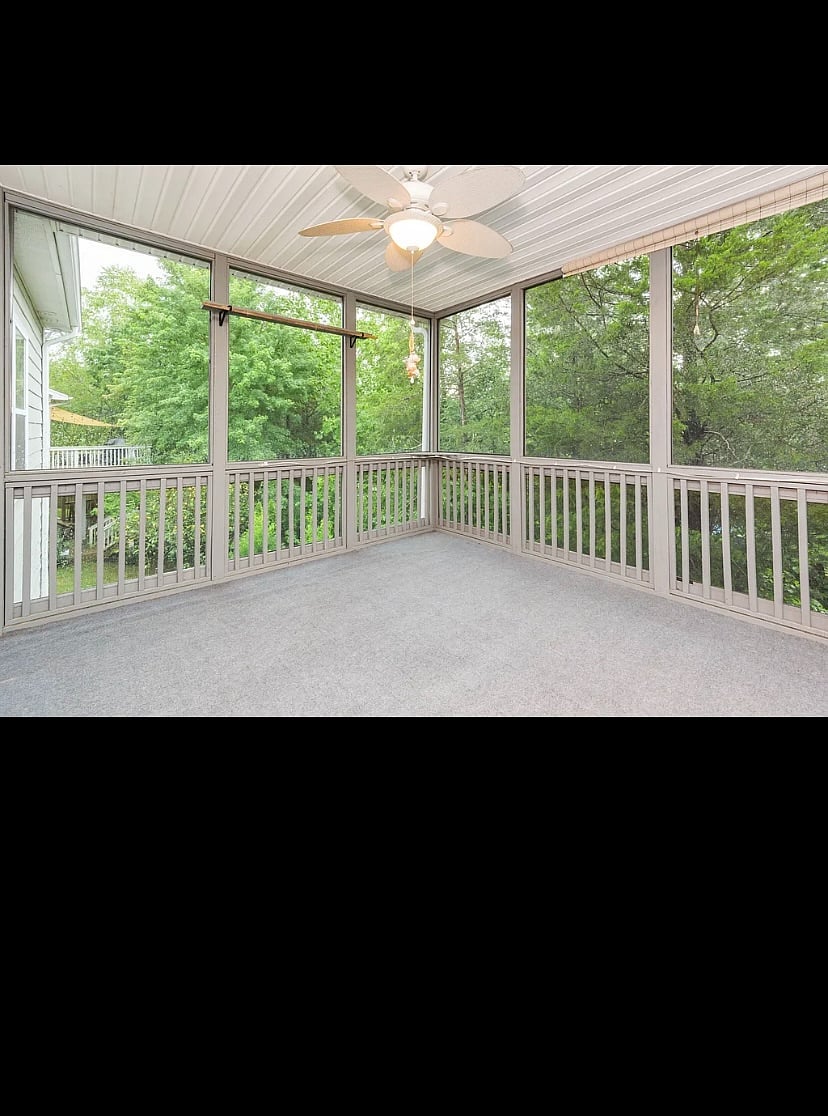 Screened in Patio