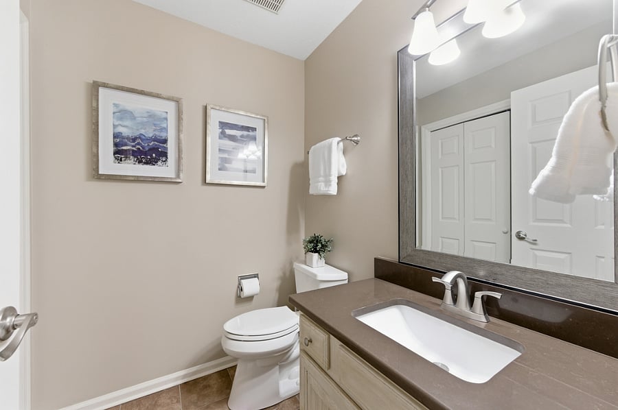 Half bathroom 