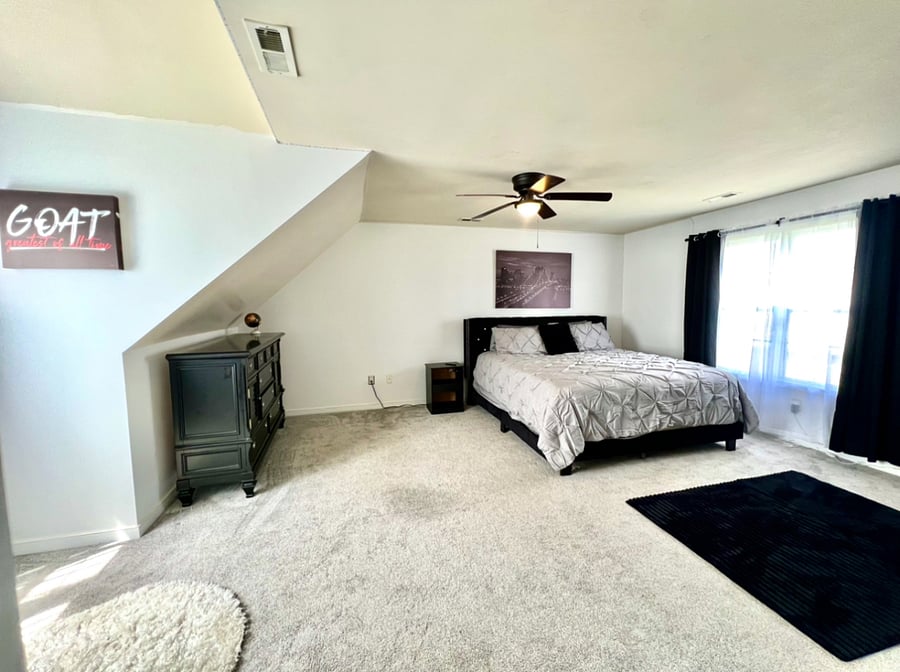 Bedroom 4 - California King bed