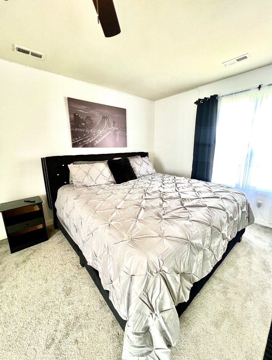 Bedroom 4 - California King bed