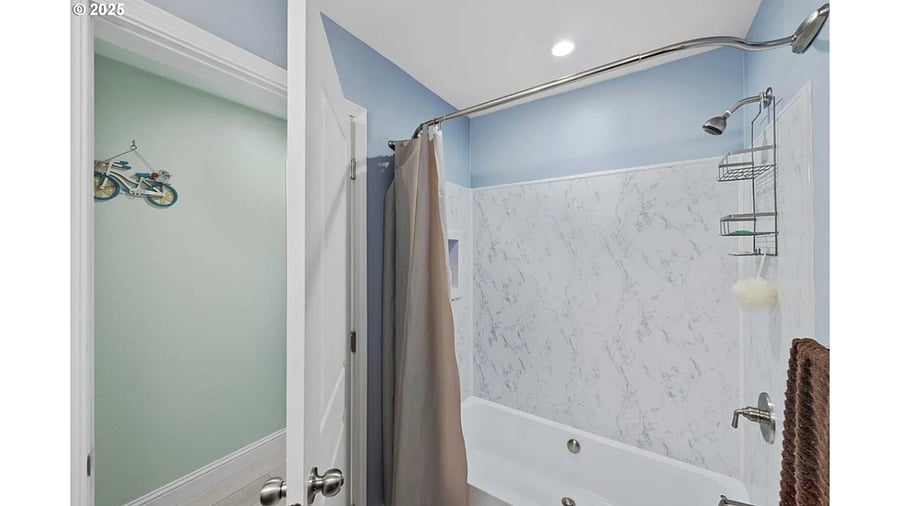 2nd Bathroom
