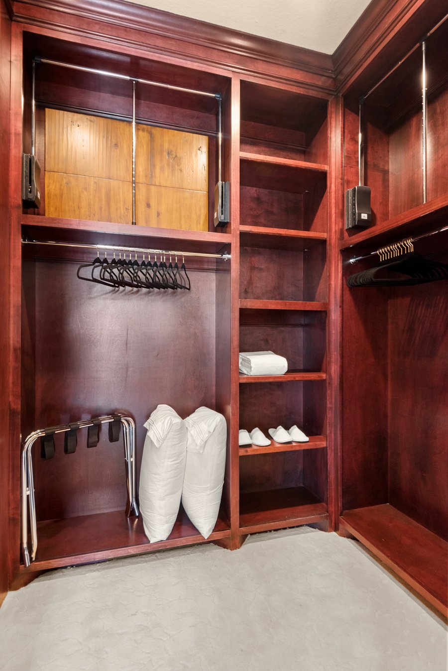 Furnished Finder property 881370_1 photo 21