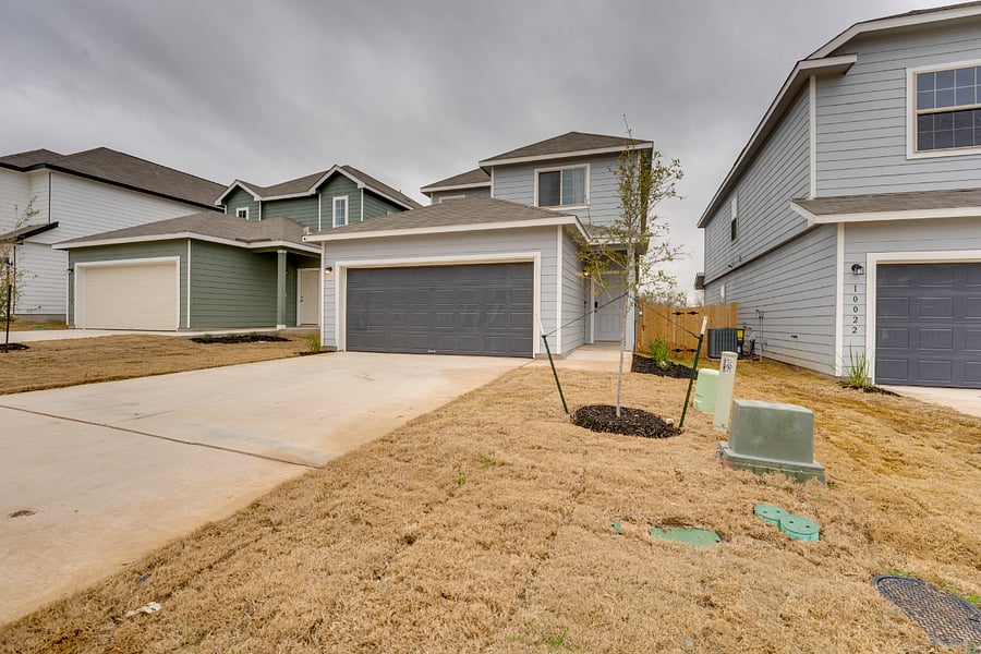 Brand new construction in exclusive subcommunity near Lackland, seaworld/ medical facilities, shopping and colleges