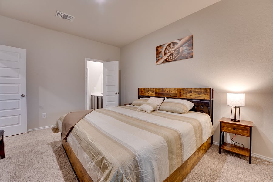 King Size bed / Memory foam mattreess extra comfortable /large TV in master bedroom