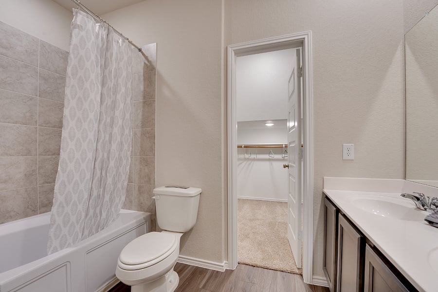 new modern fixtures in all 2.5 bathrooms