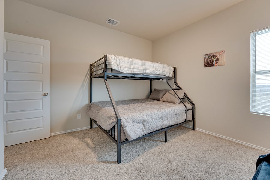 Private closet/ TV in room, bunk bed full over queen / memory foam mattreesses 