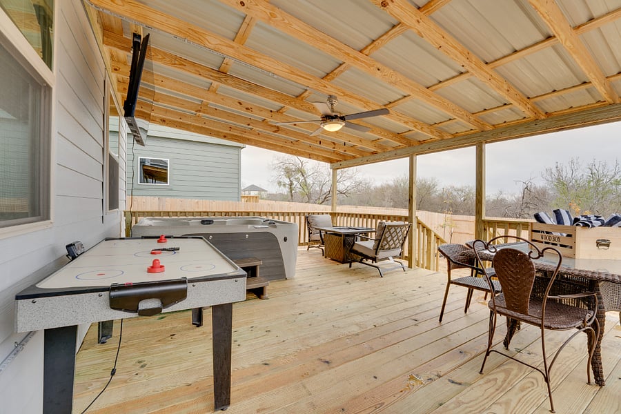 Luxury deck, peaceful perfect for good times with familiy and friends