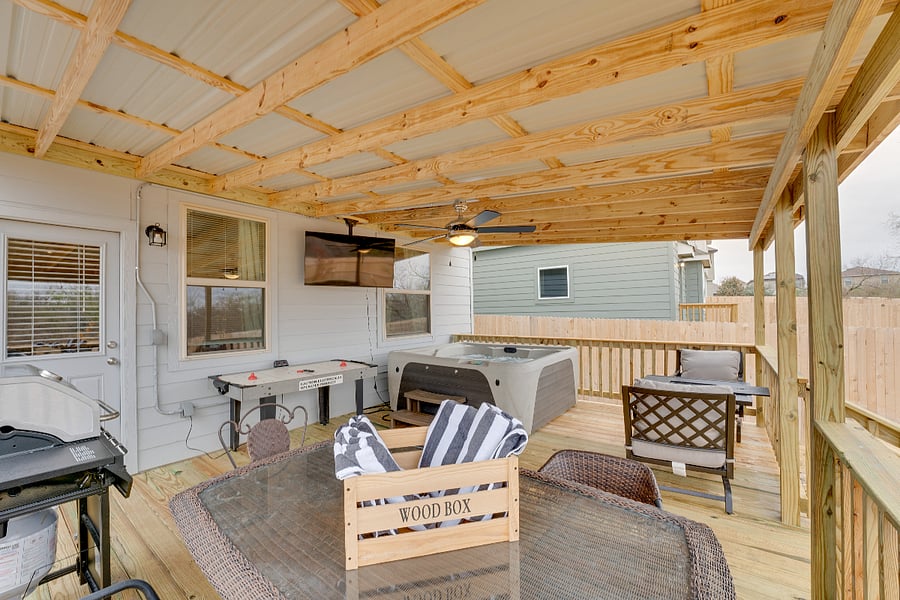 Luxury Deck, designed to have great times with familiy and friends
