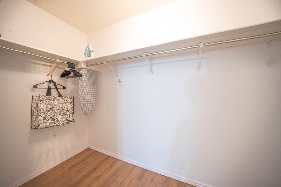 walk-in closet