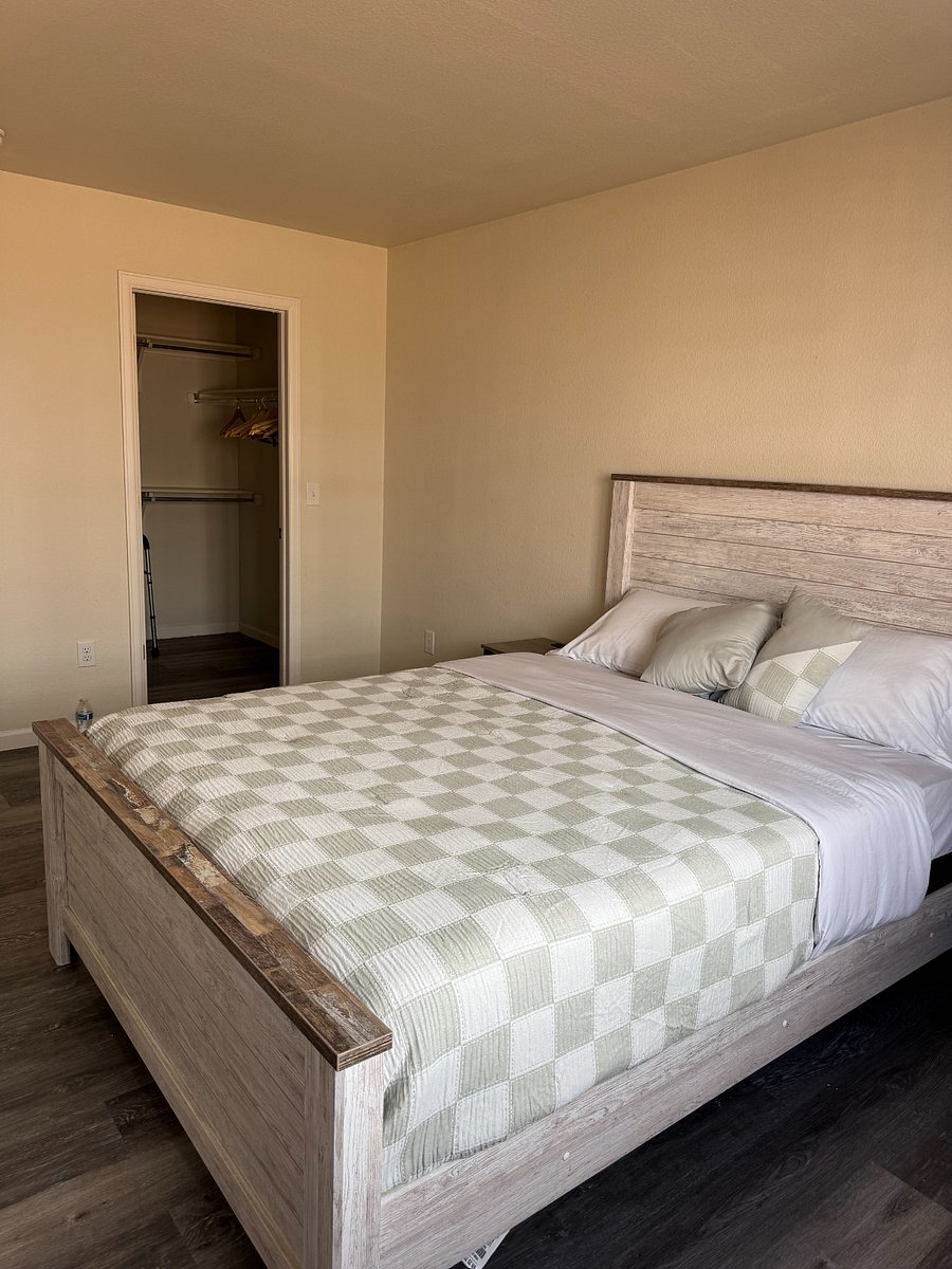 Furnished Finder property 881461_1 photo 14