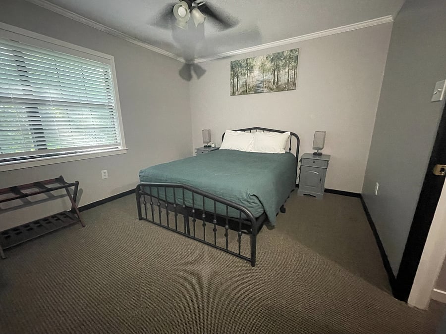 2nd Bedroom with Queen bed