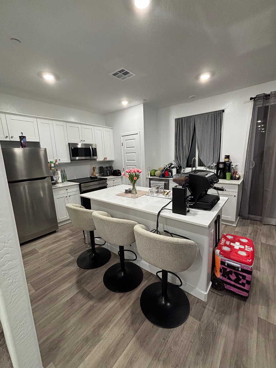 Furnished Finder property 881570_1 photo 4