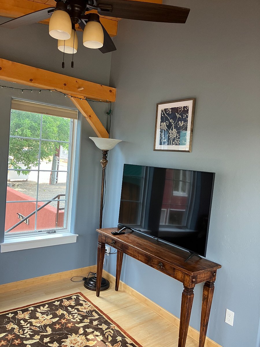 Living room 55" Smart TV