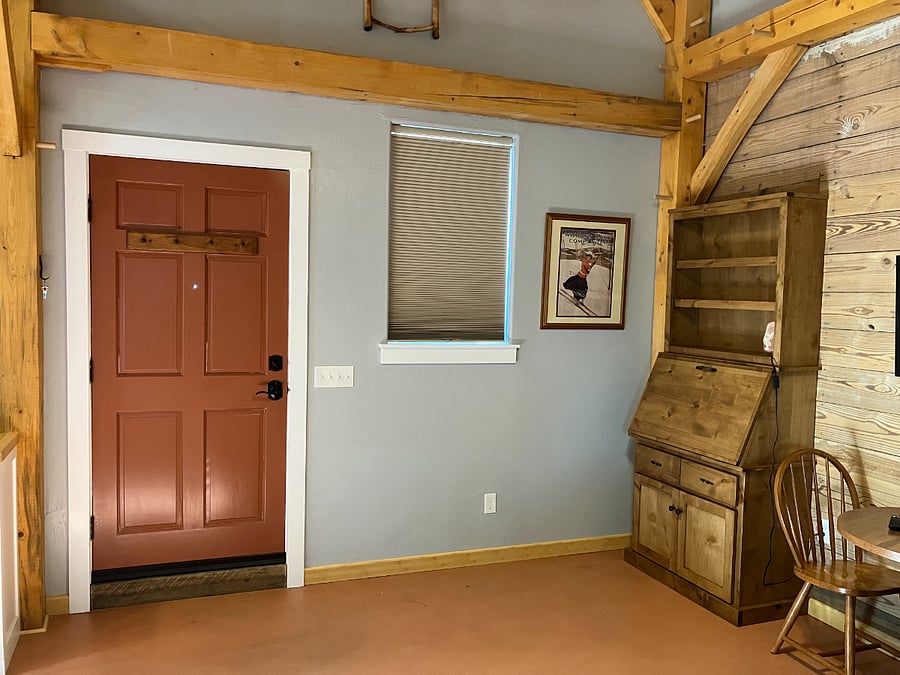 Showing exterior door and desk unit