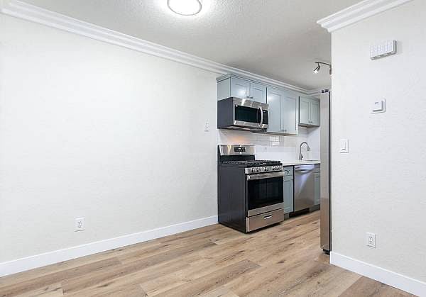 Furnished Finder property 881640_1 photo 6