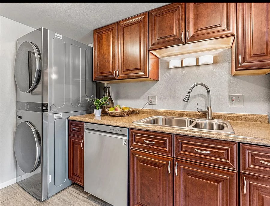 Furnished Finder property 881678_1 photo 6