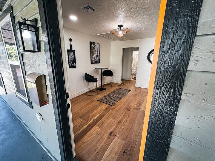 Furnished Finder property 881725_1 photo 4