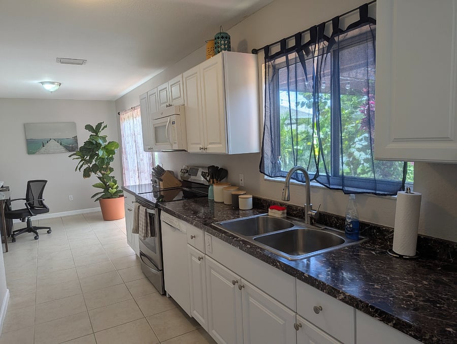 Furnished Finder property 881754_1 photo 4