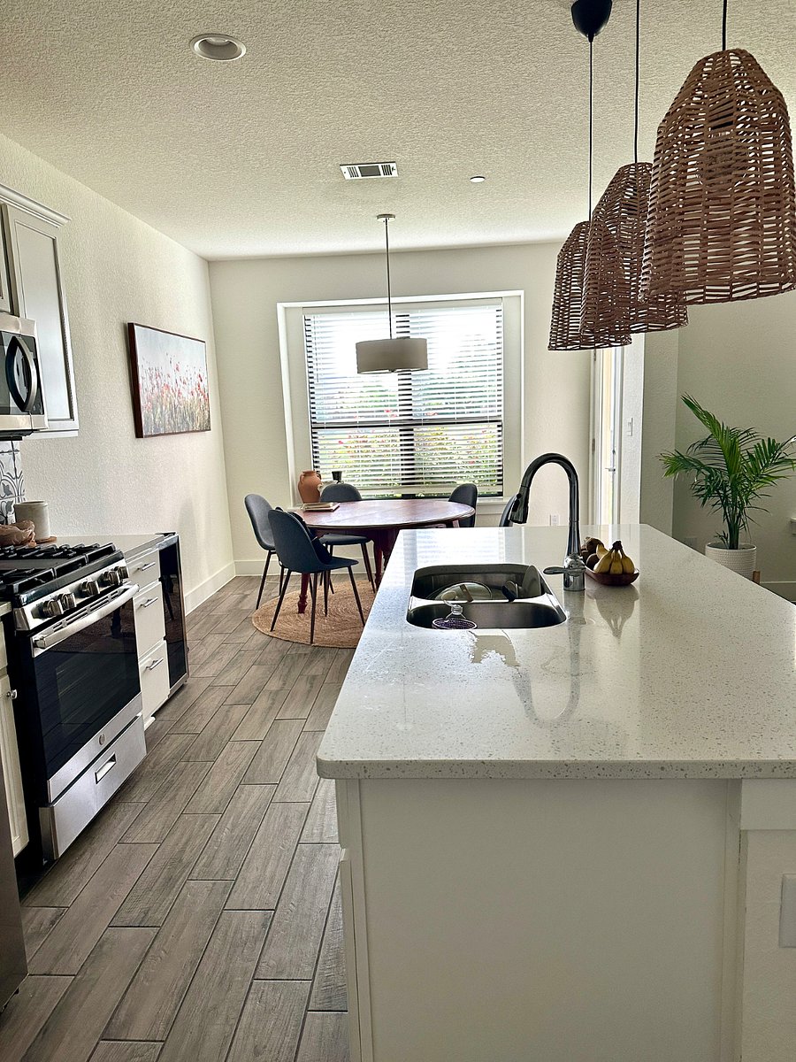 Furnished Finder property 881810_1 photo 4