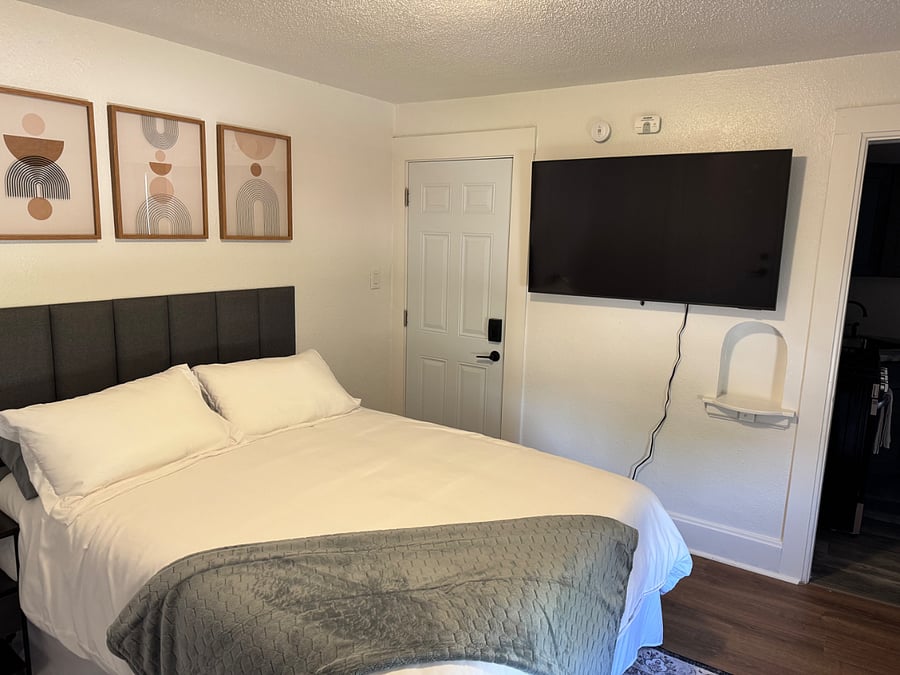 Furnished Finder property 881860_2 photo 9