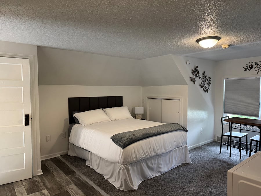 Furnished Finder property 881860_3 photo 9