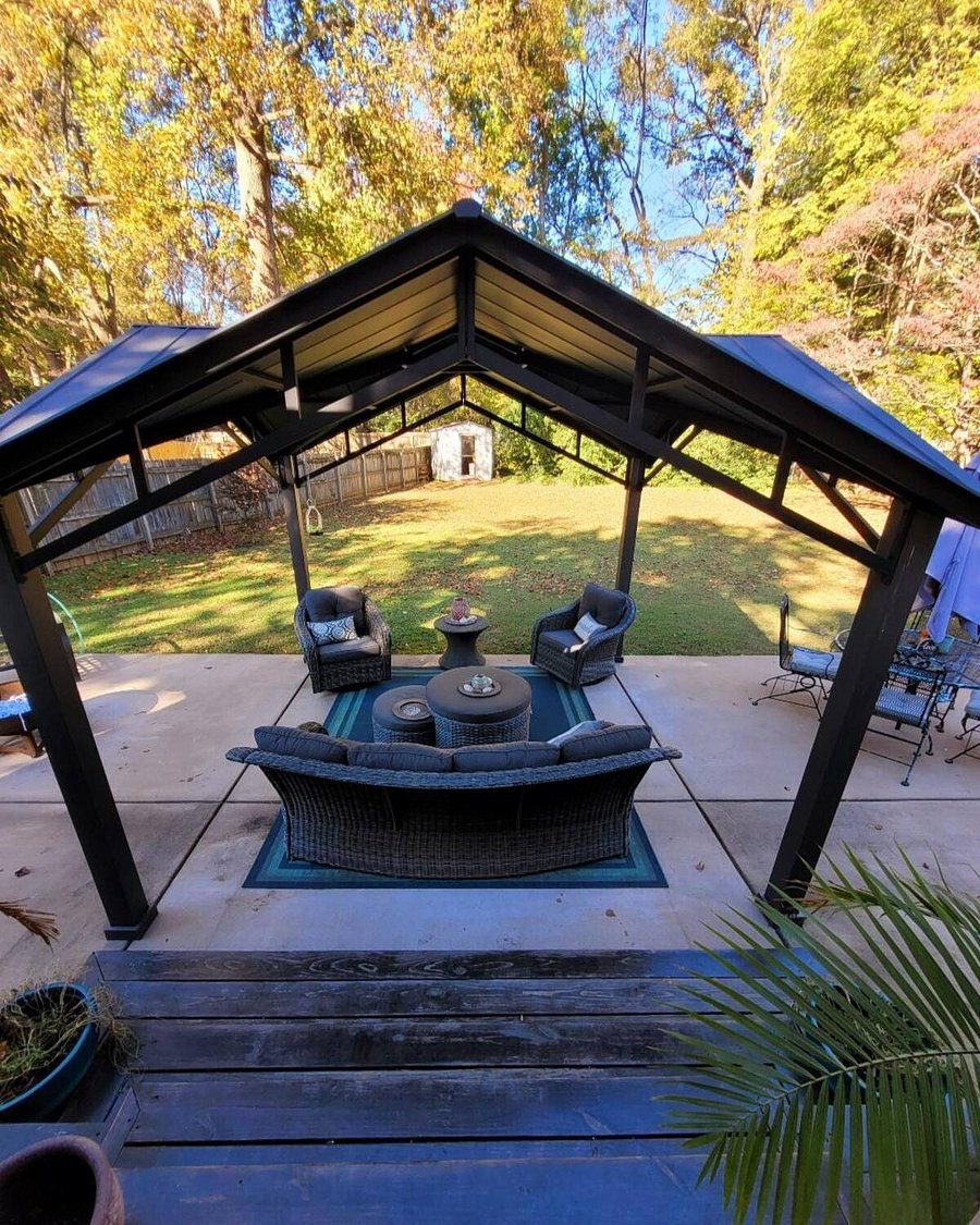 Gazebo for rainy days and sunny ones
Furniture varies