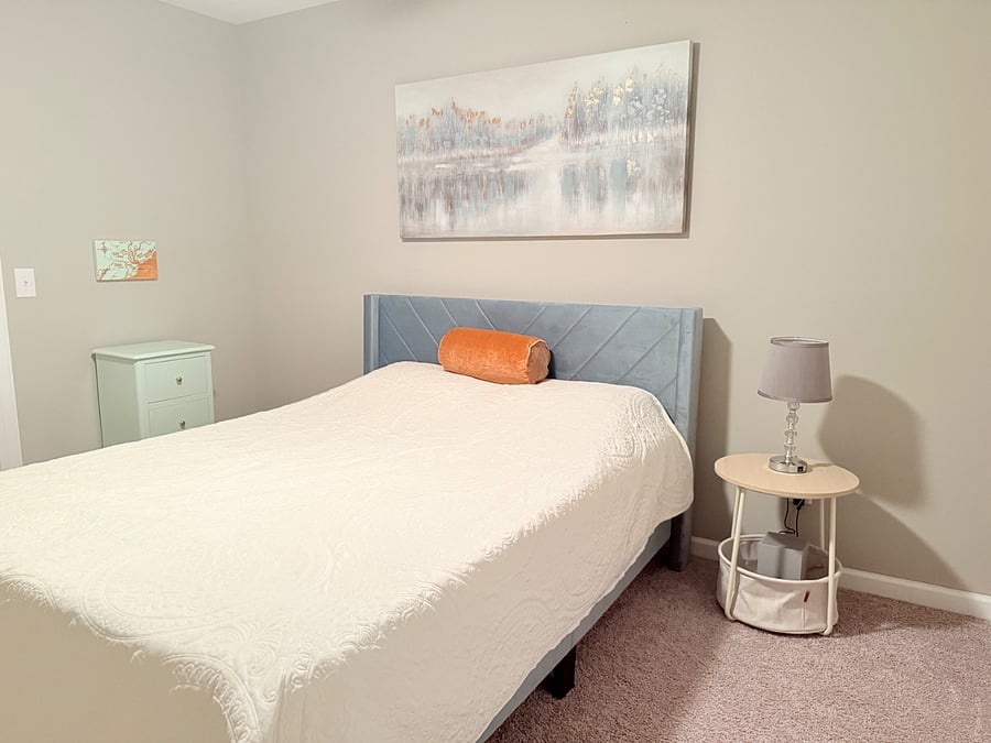 Bedroom 3 - Queen
