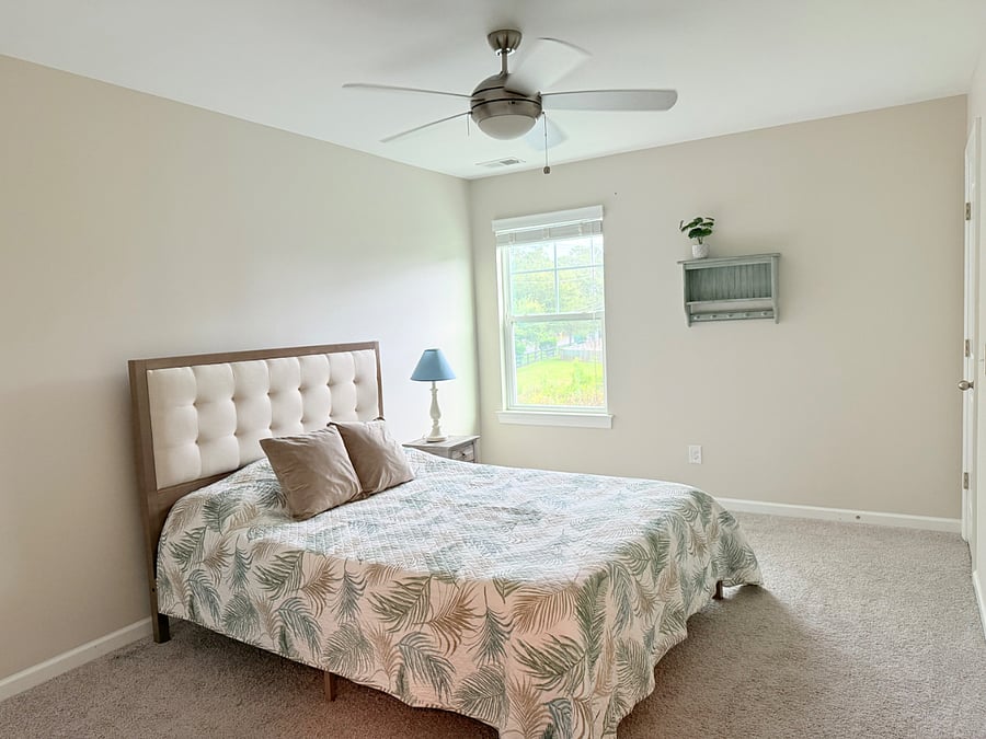 Bedroom 4 - Queen