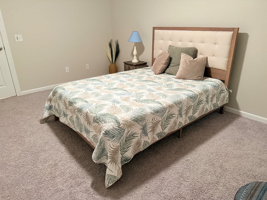 Bedroom 4 - Queen