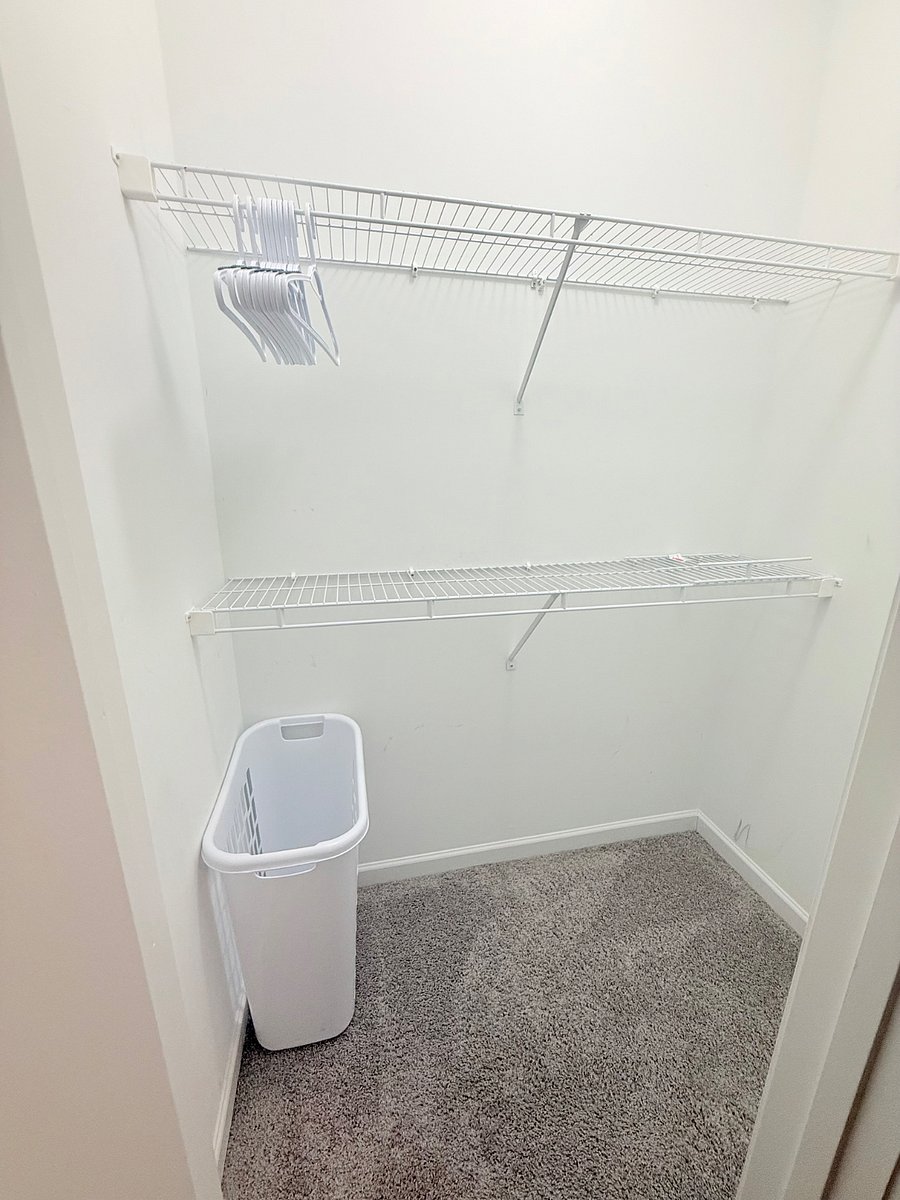 Bedroom 4 walk-in closet