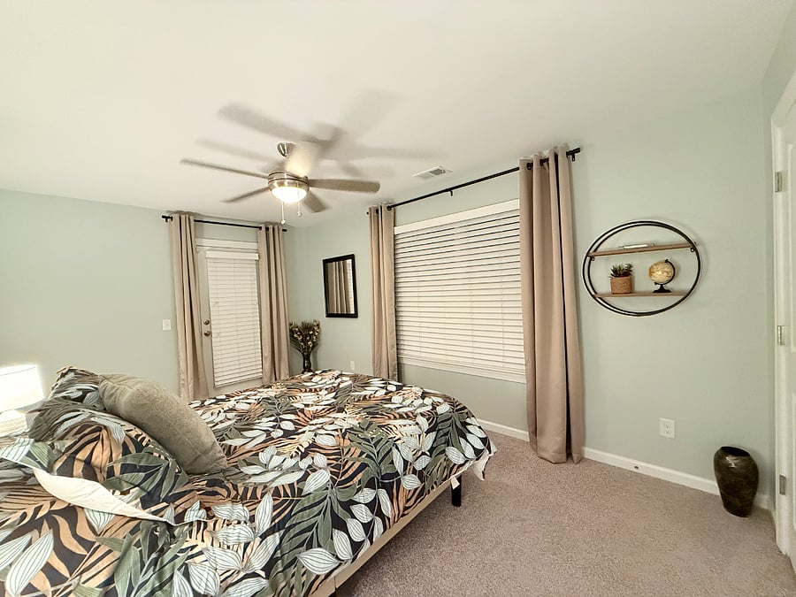 Bedroom 2 - Queen