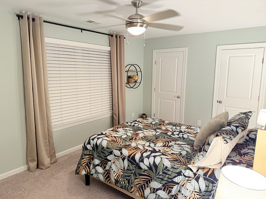 Bedroom 2 - Queen