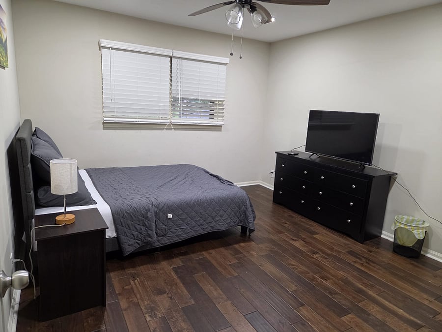 Bedroom 4 with TV