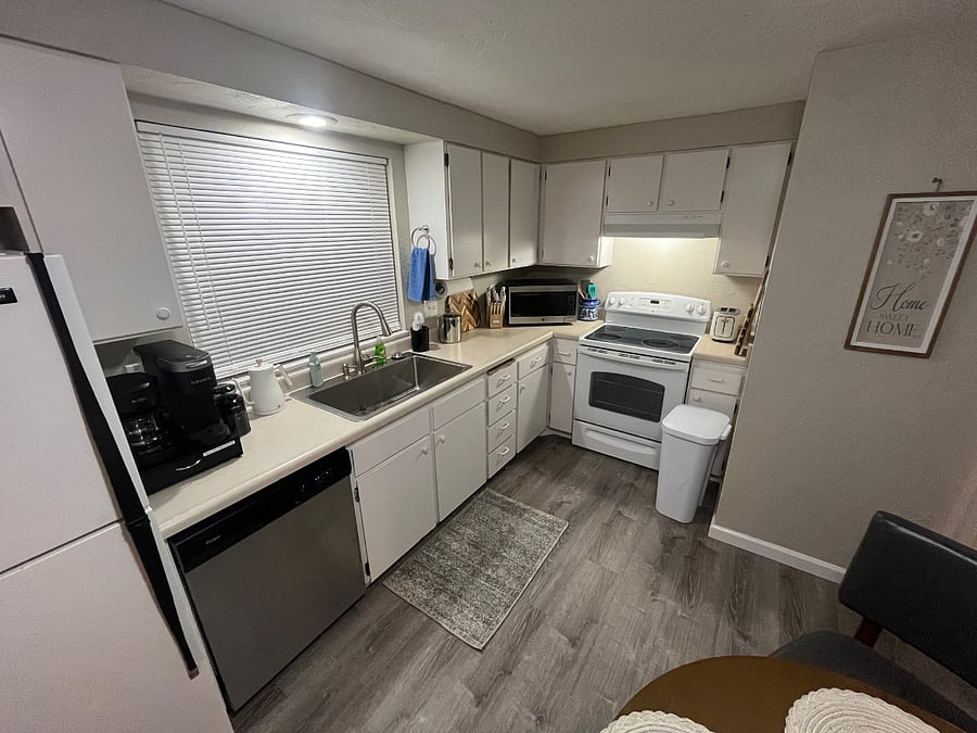Furnished Finder property 882125_1 photo 30